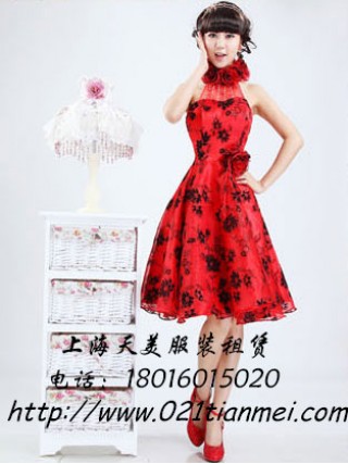 红色挂脖短款礼服