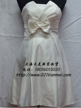 白色短款蝴蝶结小礼服